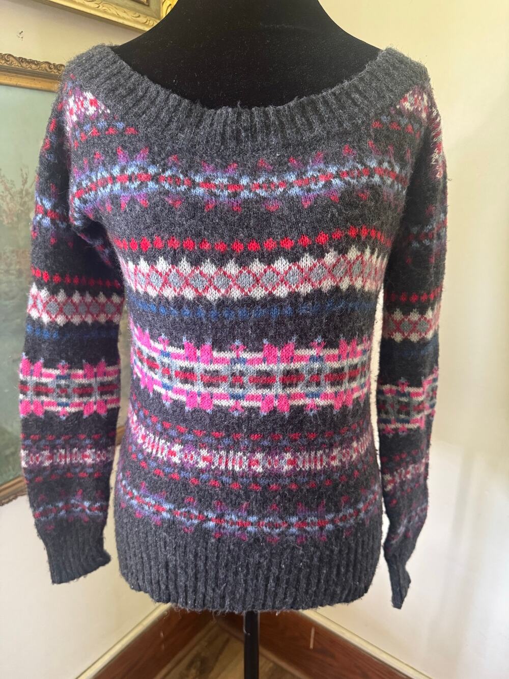 American Eagle Fair Isle Sweater XS Black Pink Fuzzy Knit Boat Neck Cozy